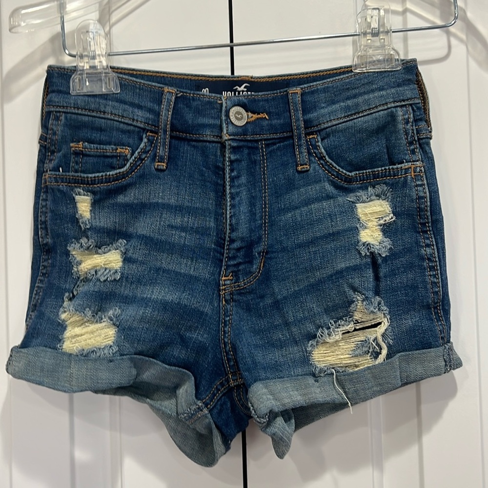 Hollister Women’s Shorts- Size 00/W23